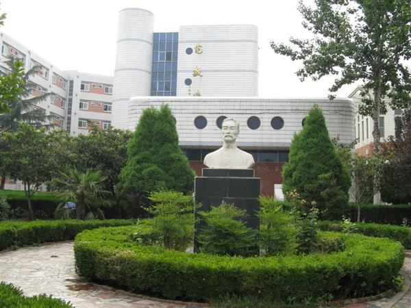 在河南洛阳孟津一高读书是一种什么体验?