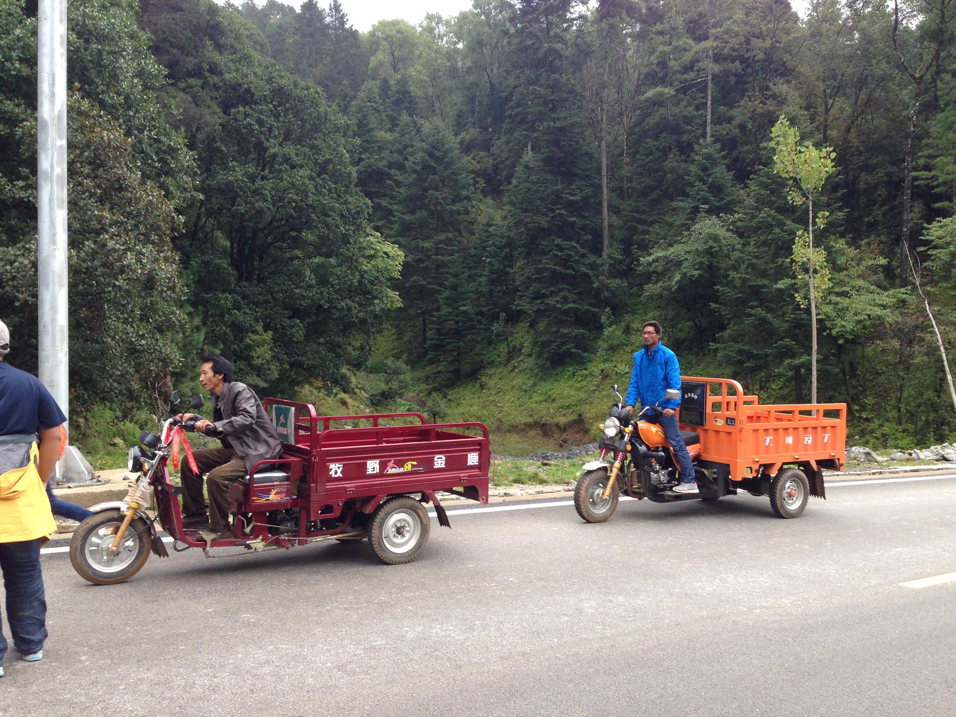 搭车图片大全大图 c463629d79b091edc287daa7a5d32d9f_r.jpg