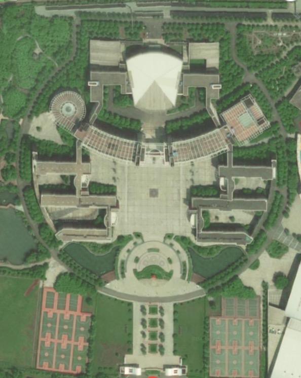 华师一附中 学校主体部分俯视图是繁体的"华"