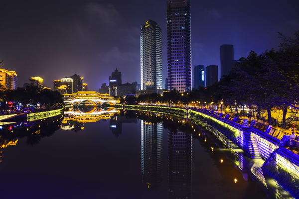 大兄弟們.號稱成都最美夜景.不是亂說的啥