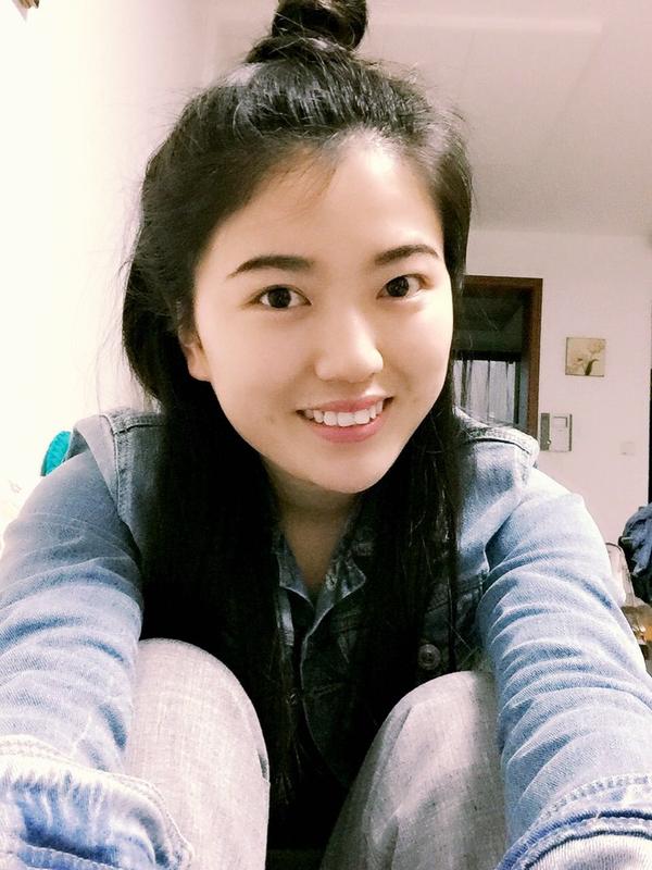 最后贴张长发照,我已经快不记得自己长发的样子了.