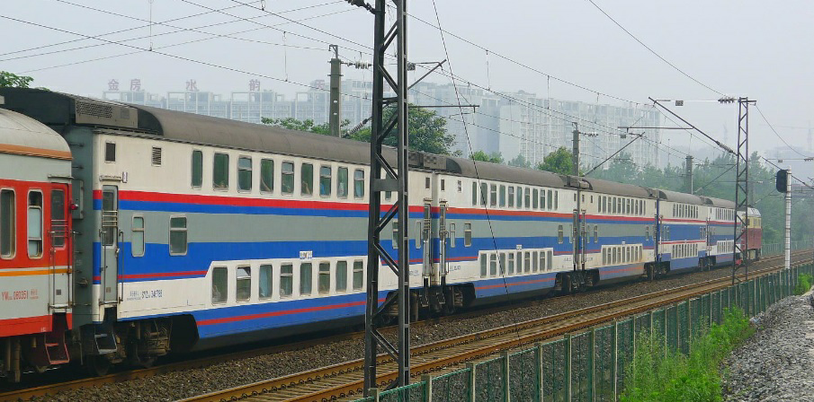 见过而已,原来全路两对著名特慢t7775/6/7/8和t5681/2/3/4就是双层车