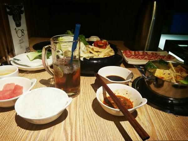 一个人吃火锅是一种什么样的体验?