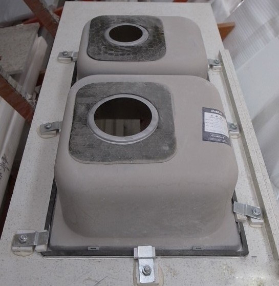 橱柜做台下盆是漂亮但粘不牢怎么办