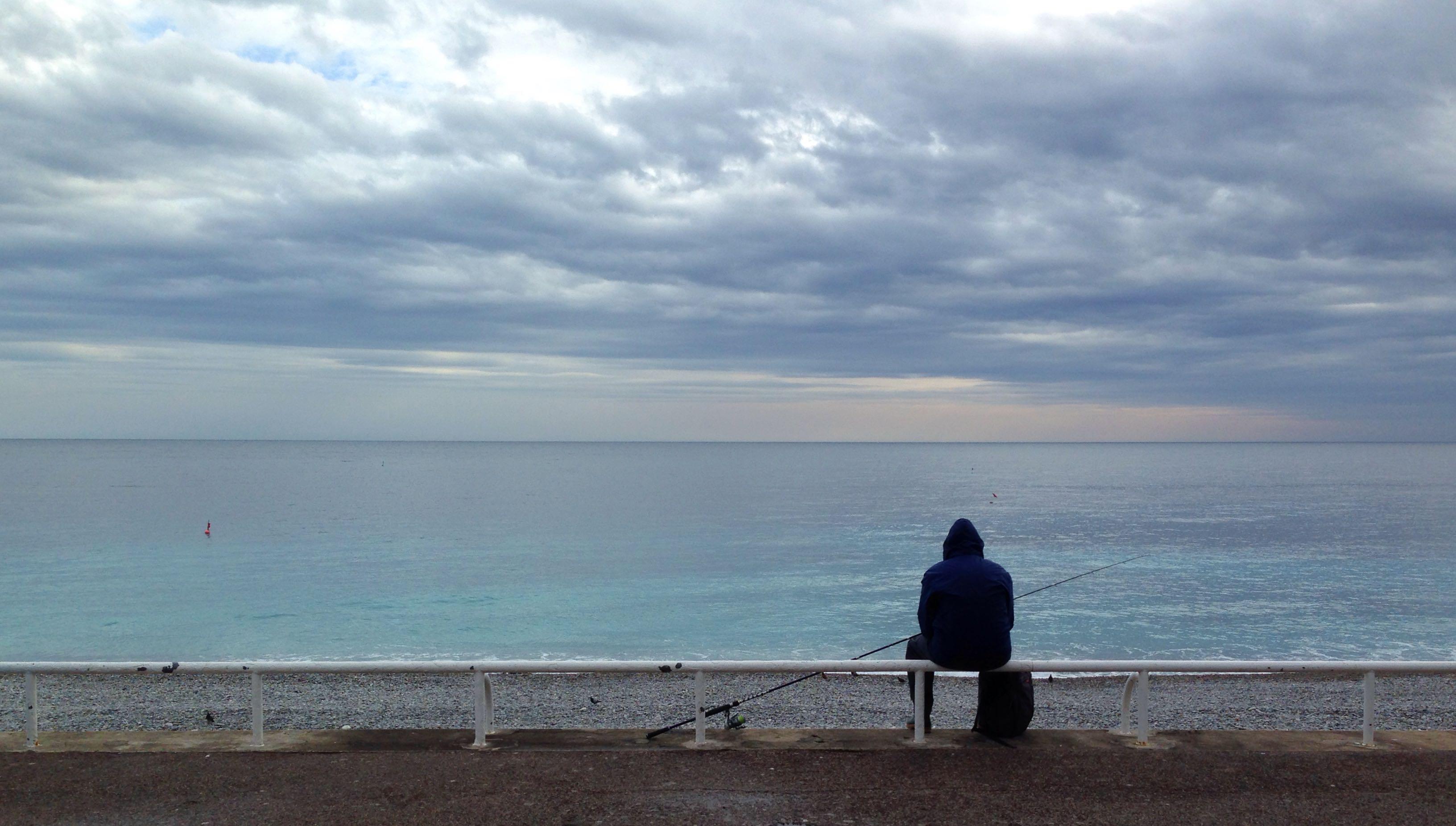 你看过哪张照片使你感觉到深深的孤独感? - 知乎