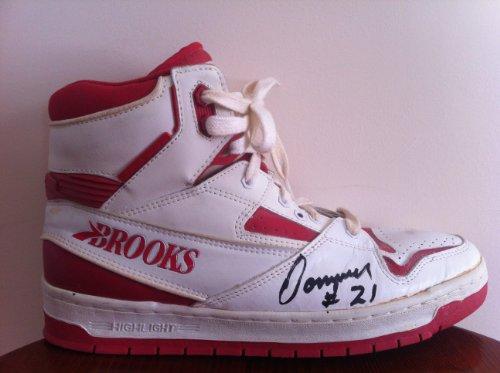 而spalding公司最早可追溯到一百多年前的十九世纪末期,斯伯丁篮球的