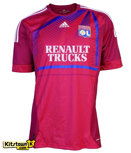 有哪些冷门却好看的足球队队服?