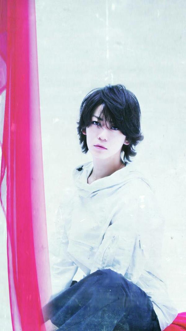 在你眼中,东亚男人长相的巅峰是谁?