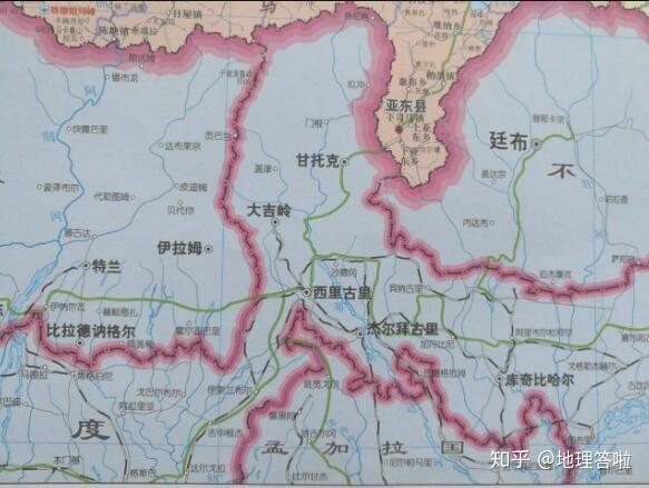 是指尼泊尔,锡金(今属印度)与孟加拉国之间的宽约仅仅20公里的狭长