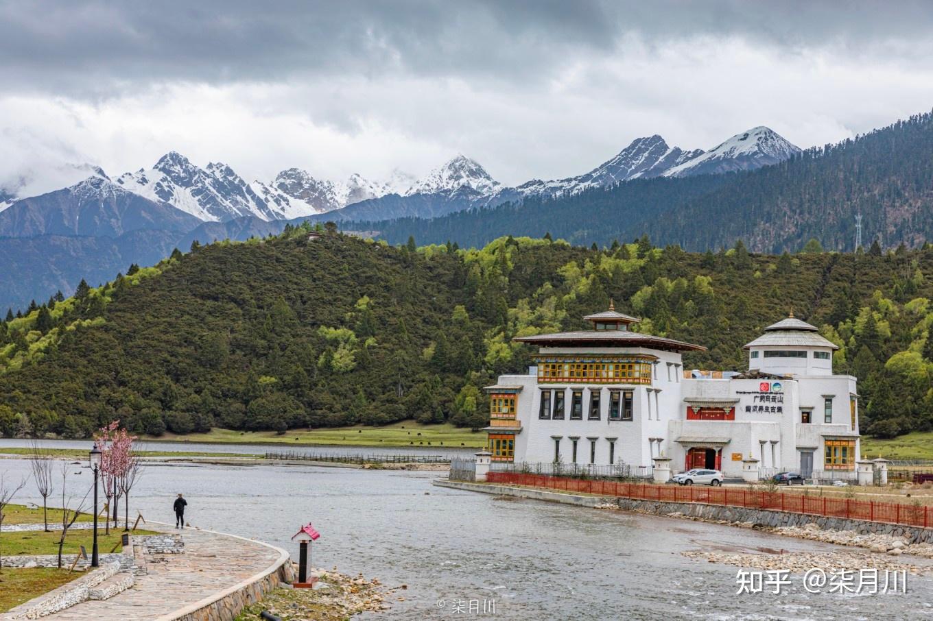 "小瑞士"鲁朗小镇