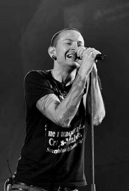 如何看待林肯公园主唱查斯特 · 贝宁顿(chester bennington)离世?