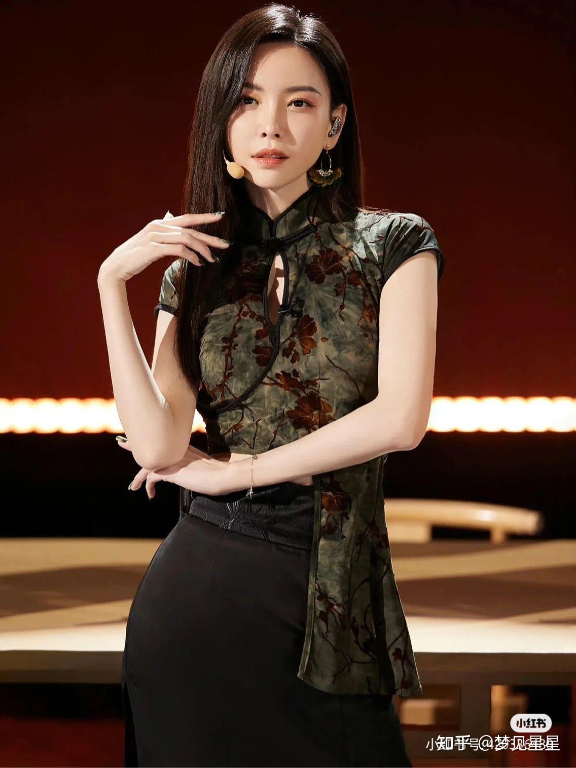 乘风破浪三公于文文一袭旗袍带来佳人舞台你如何评价她在节目中的表现