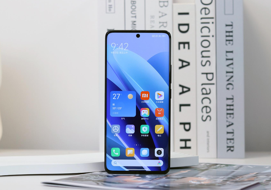 其中note系列就是定位千元入门,价格实惠配置也良心,目前买红米note