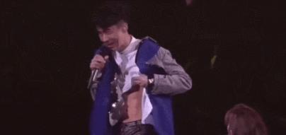 光良居然51岁了 体脂10 秀出八块腹肌让ella激动到跪下 知乎