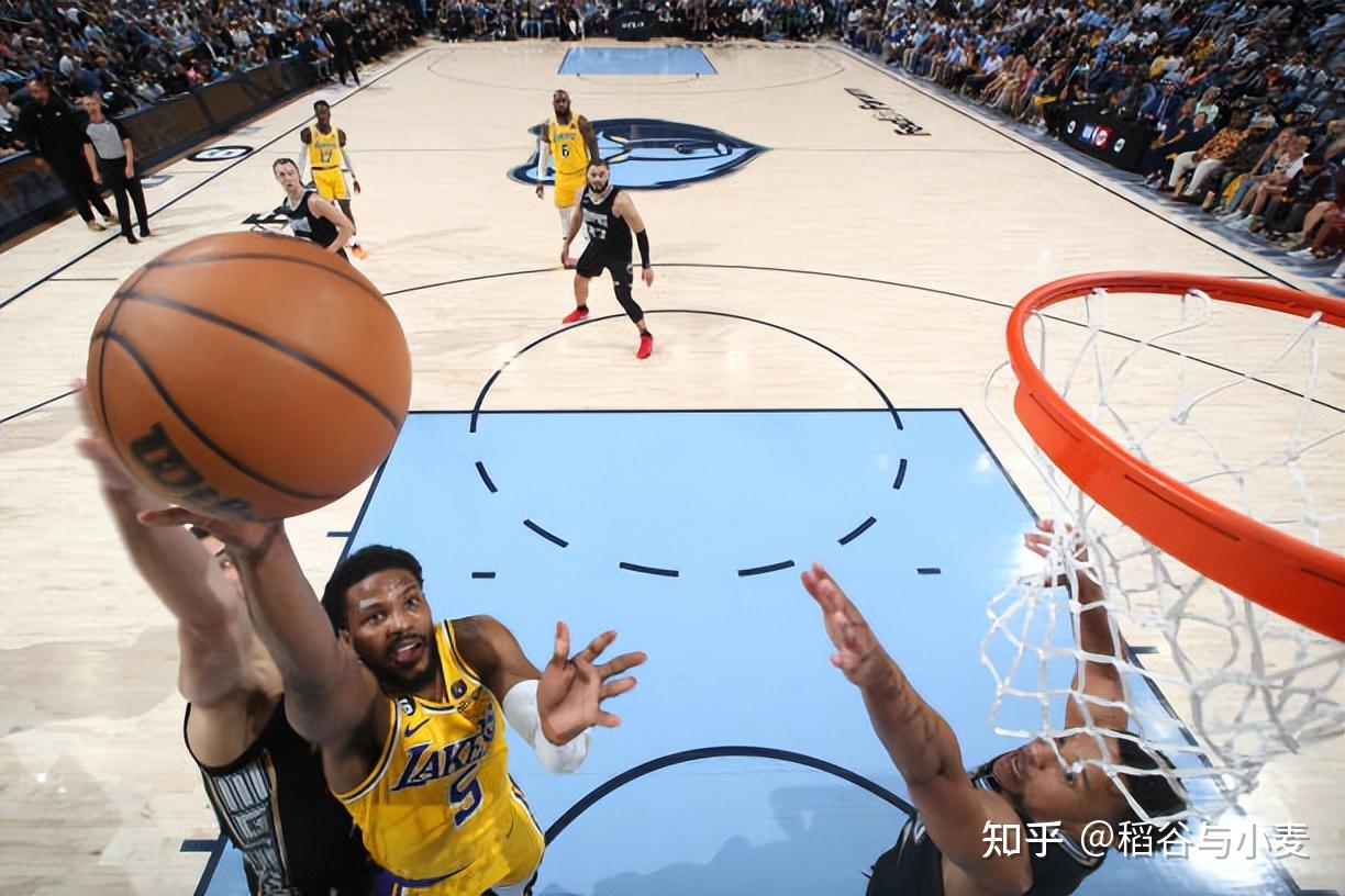 本场比赛中,湖人的替补后场球员马利克-比斯利(malik beasley)的表现