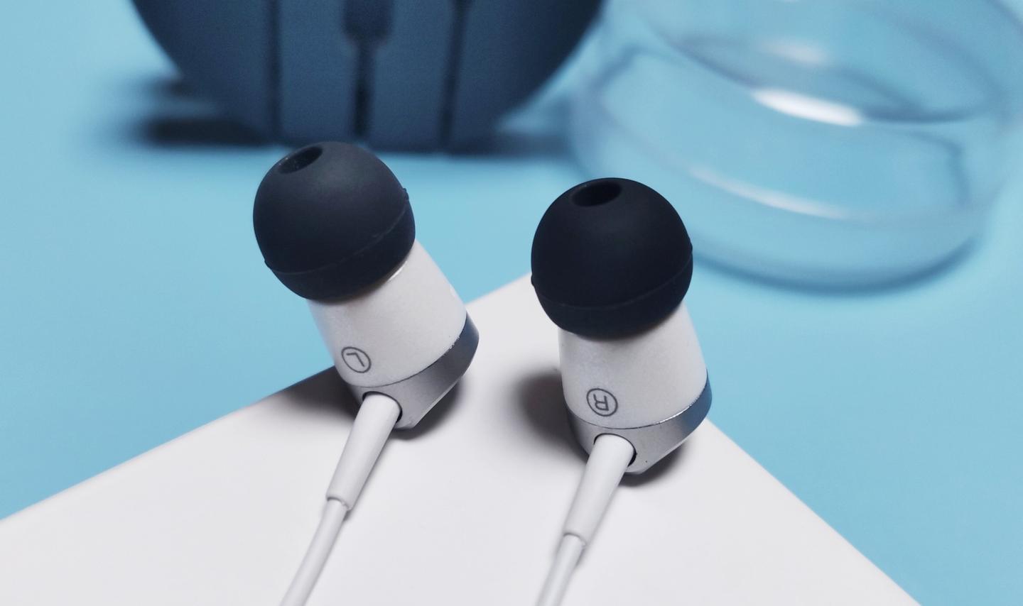 不足百元,360这款入耳式有线耳机,音质与品质双管齐下