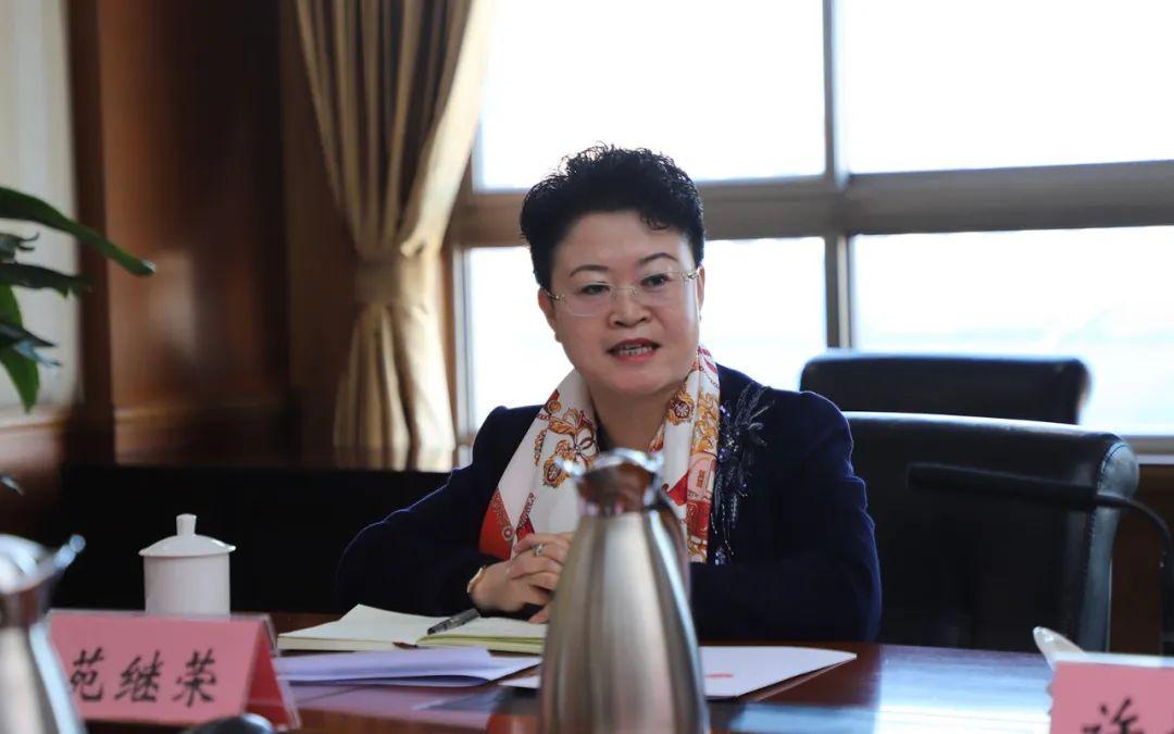 房山法院邀请市区人大代表观摩行政案件庭审