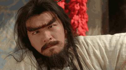 在电影片段中,演员会通过"对眼","斗鸡眼",来表现一种搞笑的效果,再加