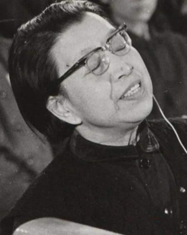 1981年,伍修权宣布判处江青死缓,江青大喊:造反有理,革命无罪 - 知乎