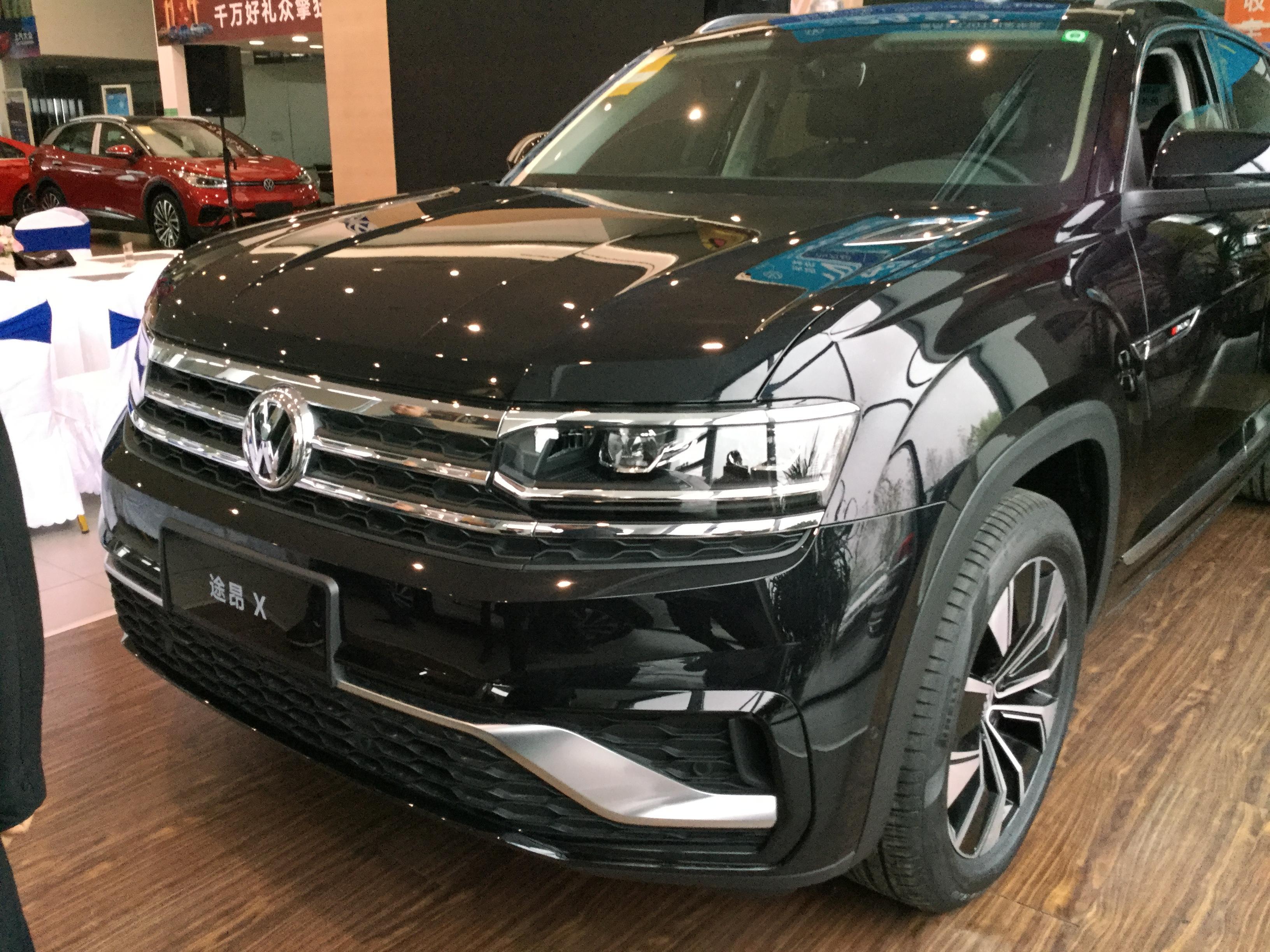 2020款大众途昂x到店轴距2980mm配7dct玄武黑配色很大气