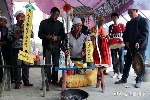 广西农村传统的丧葬习俗,大多数年轻人都不懂,你还记得多少呢 - 知乎