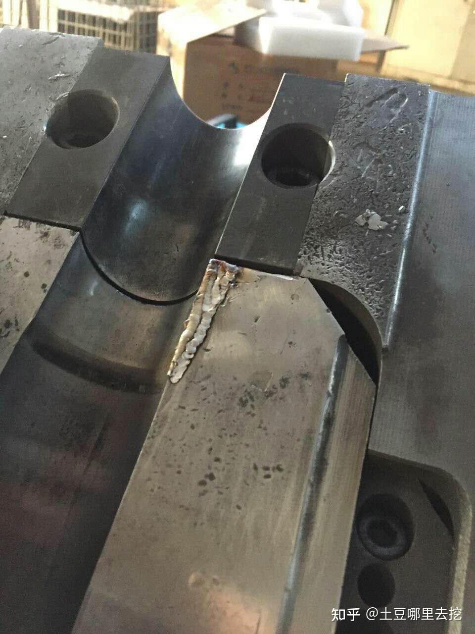 压铸模具的主要失效形式分析与技术设计