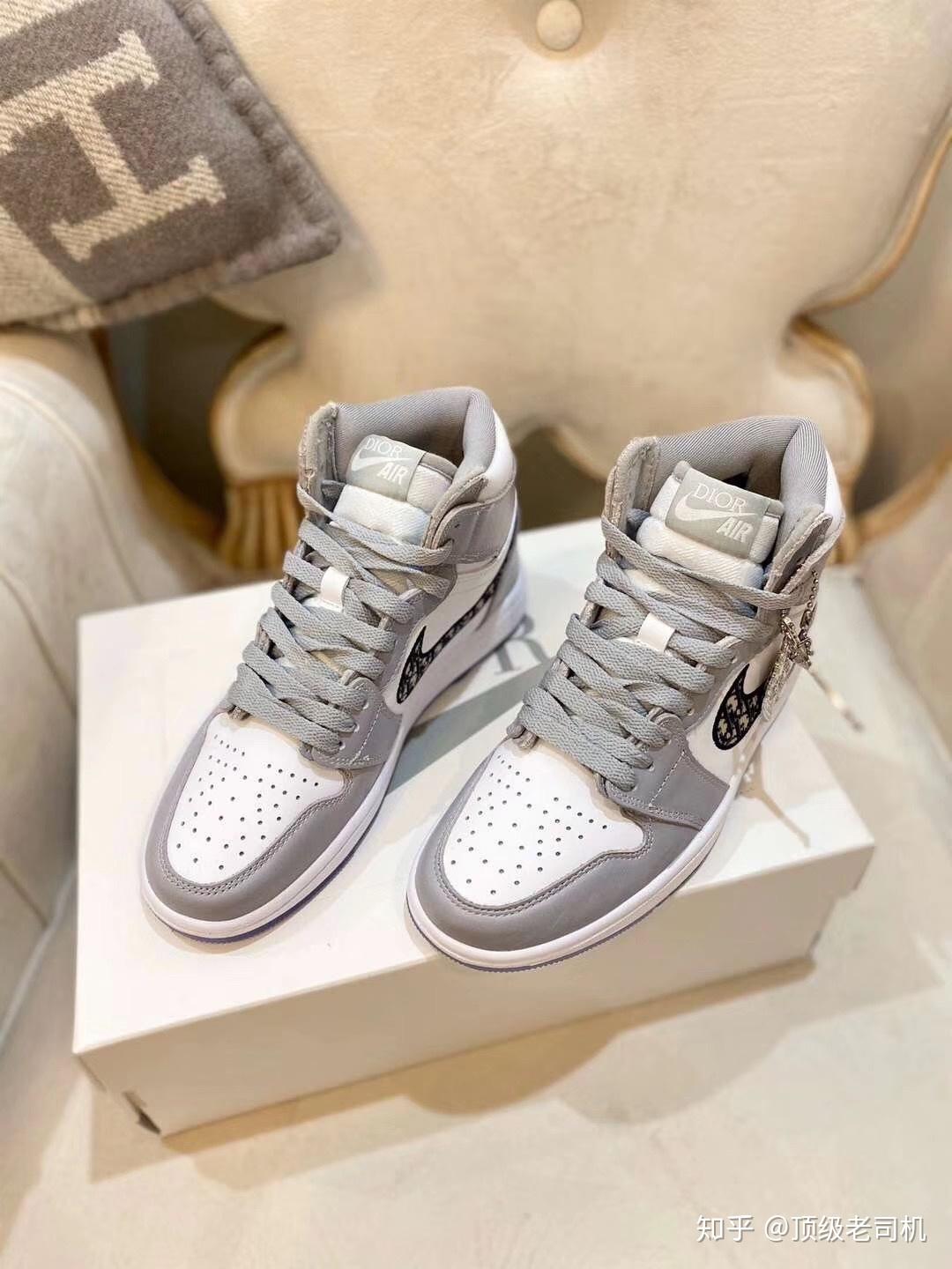 推出air jordan 1 high og dior限量运动鞋,并