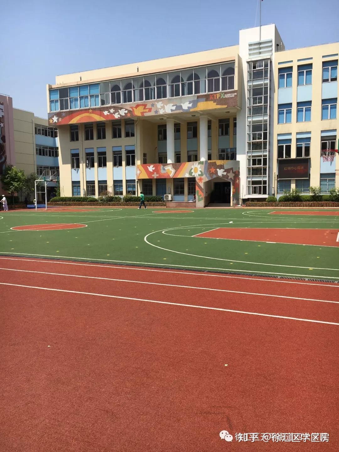 上海中小学开学首日，家长兴奋直呼“终于送进去了”|志愿者_新浪财经_新浪网