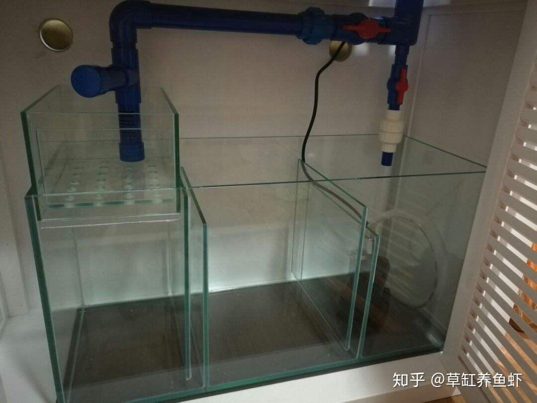 从轻到重,顺着水流方向摆放"的原则来放我们的过滤滤材!