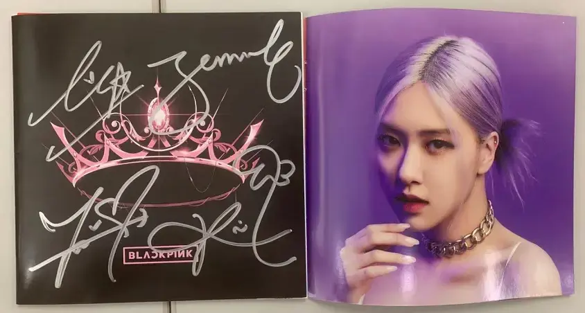 blackpink的亲笔签名,你知道她们为何如此的受欢迎吗?