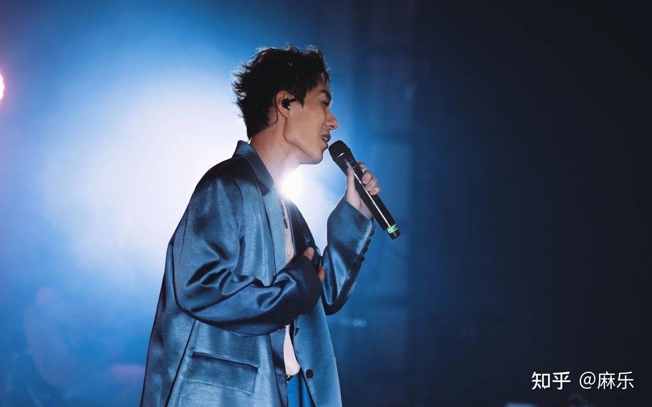 我们终于在舞台上,迎来了丁世光 #开耳观演 - 知乎