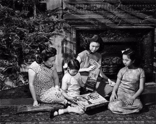 严子均很重视家族的文化传承,同时也具备新式教育的理念.