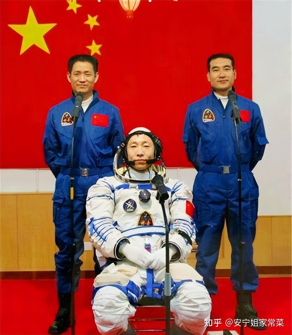 航天英雄杨利伟:背后是女儿的早逝和妻子离职的苦楚 - 知乎