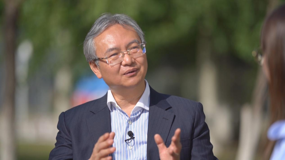 苏浩:外交是现实问题,而且外交是横向地处理当前的国家间关系,但是