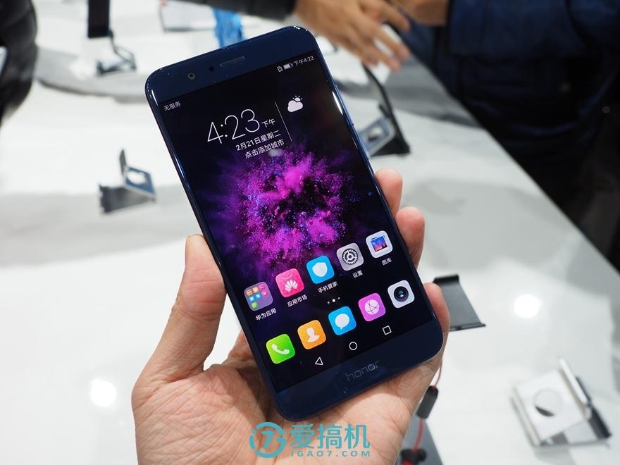 轻薄的速度担当荣耀v9上手玩