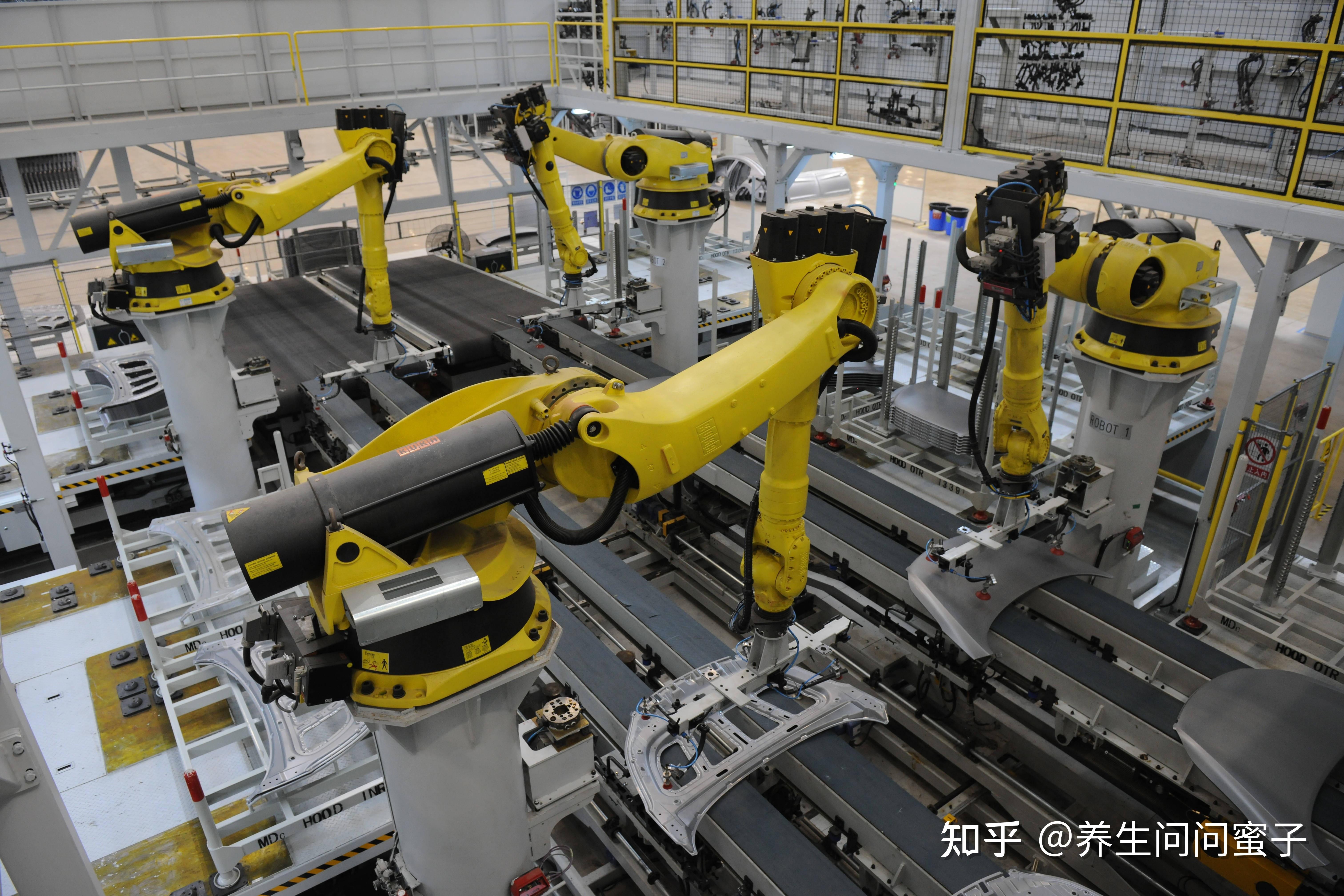 学生被强制要求进工厂实习不然没法毕业如今手被卷入机器致残