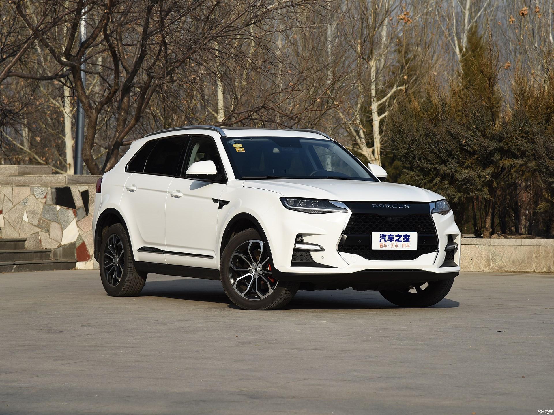 大乘g70s外观造型方面做得相当不错,犀利的进气格栅再配上led光源的