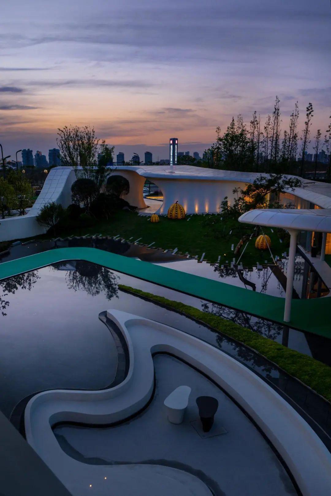 一半麓湖一半公园探寻成都最国际高端的美学体验生活