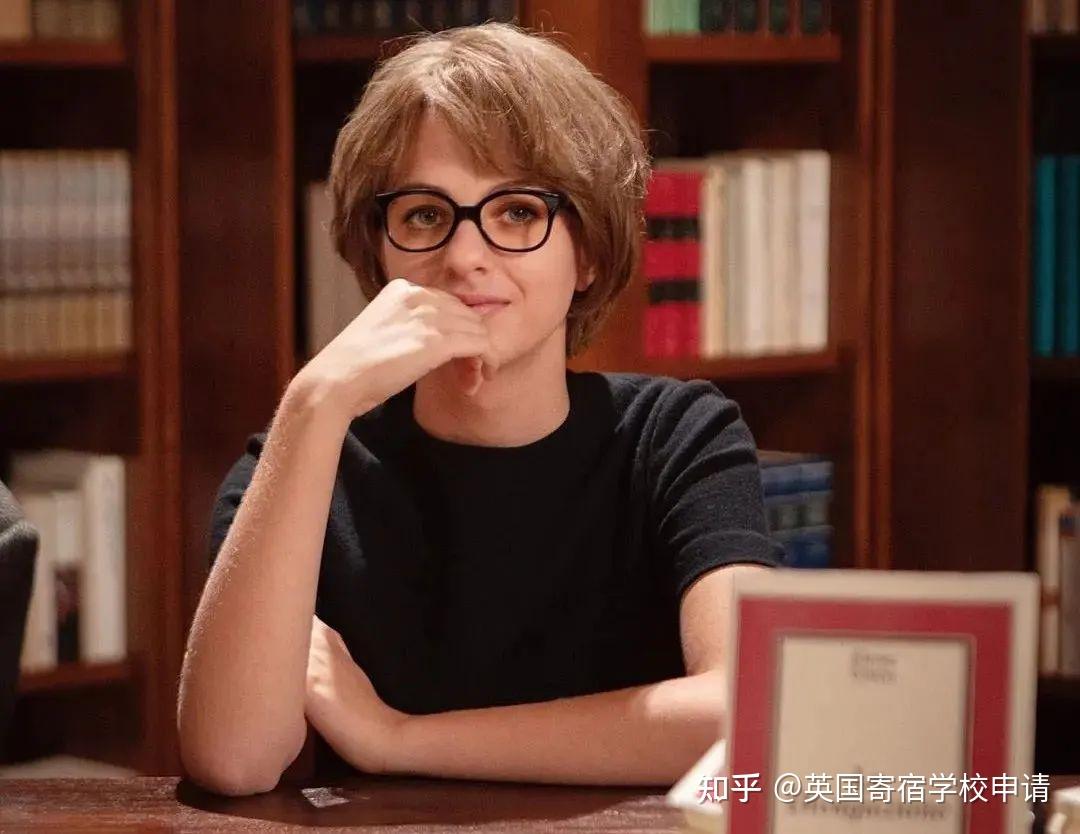 我的天才女友第三季只为告诉女孩为什么要好好读书