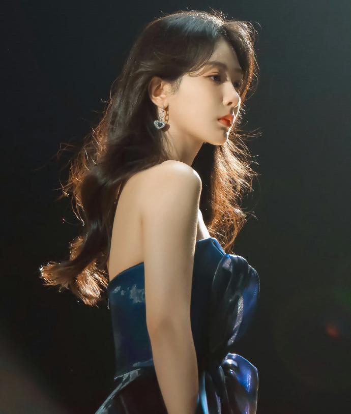 不需要杨紫的时候,镜头都扶不正.到底是镜头问题,还是心术不正?