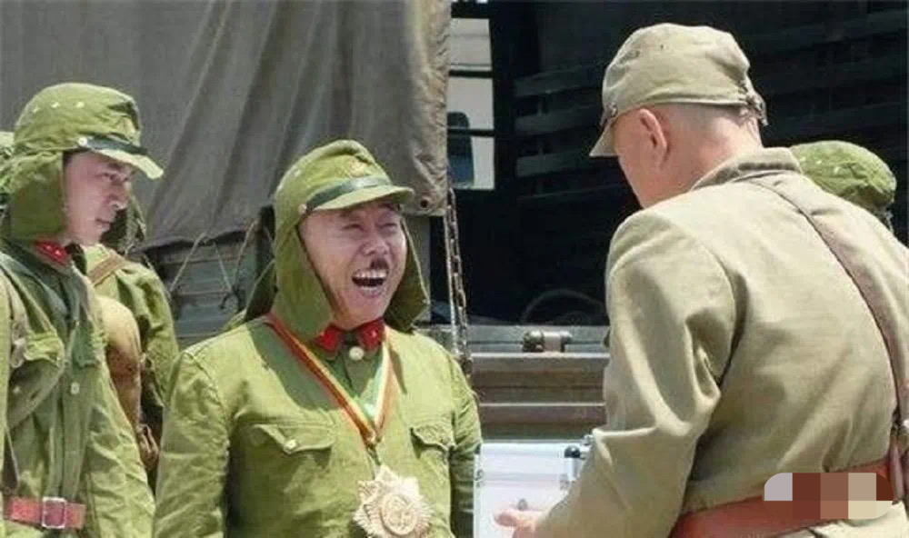 李宁新装"倭里倭气",高管晒图证"大佐帽"源于中国,反怼消费者没文化