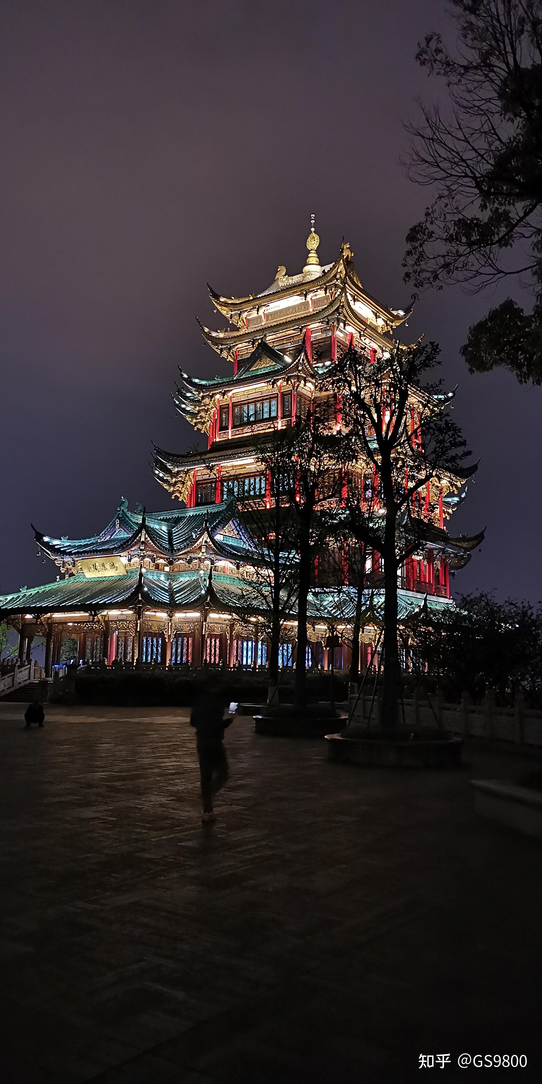 鸿恩寺鸿恩阁之昼夜幻境