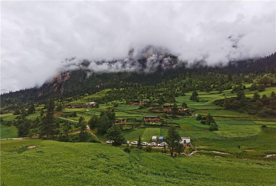 海拔3500米也有世外桃源