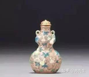 清代鼻烟壶值多少钱，铜胎画珐琅彩鼻烟壶，各个顶级拍卖行成交