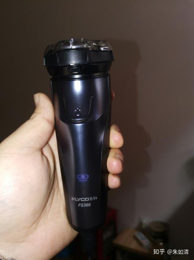 飞科(flyco)剃须刀 全身水洗充电式 fs372这款飞科剃须刀采用了飞科最