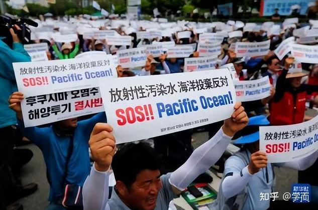 韩国民众强烈抗议,大学生冲击日本驻韩大使馆,我们不能只会抢盐 - 知乎