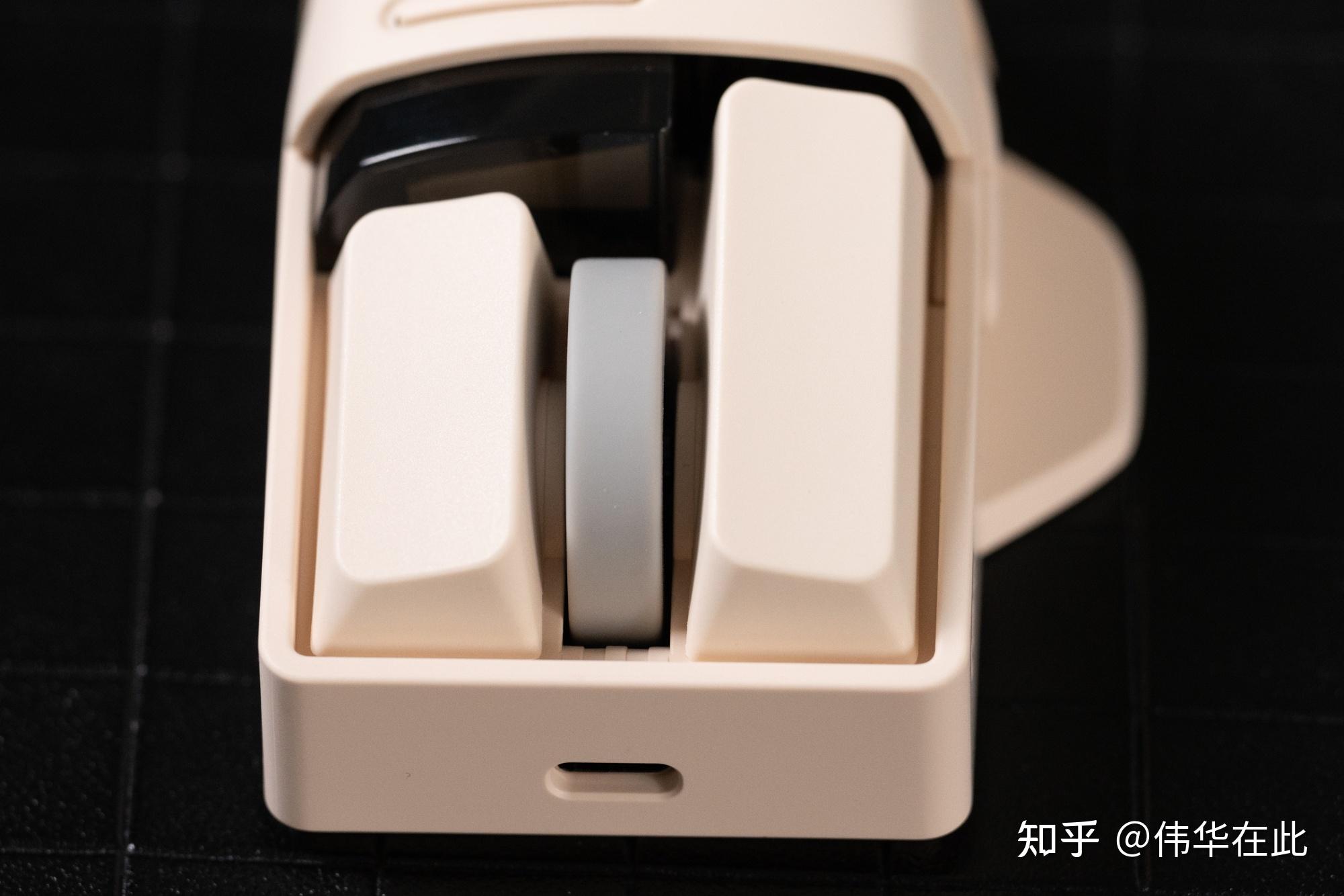 高级的设计感还自带屏幕—洛斐小翘三模无线鼠标 - 知乎
