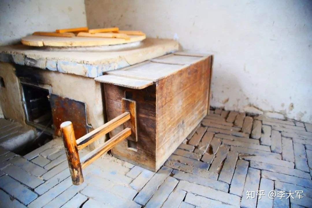 修行不识真橐龠破壁十年也枉然