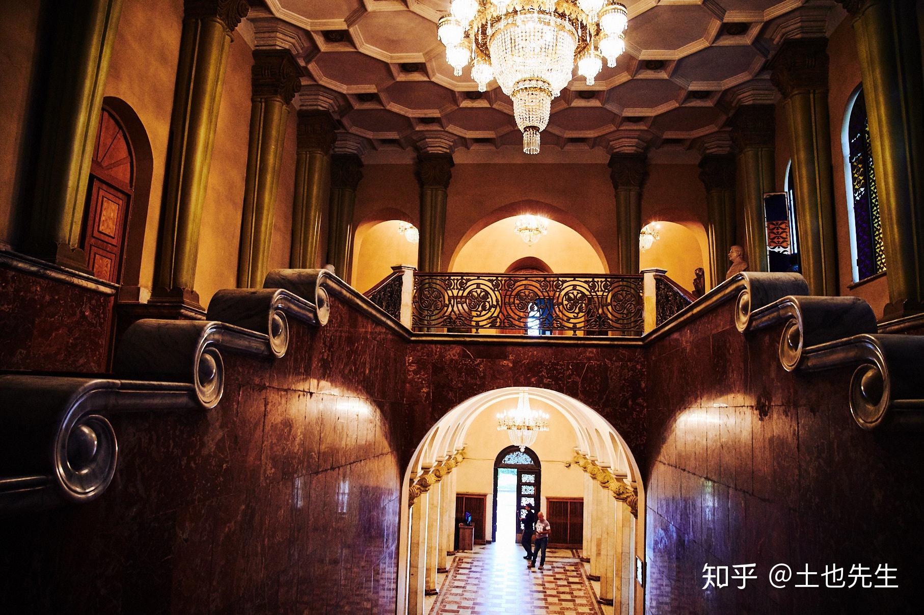 小也大环游哥里斯大林故居