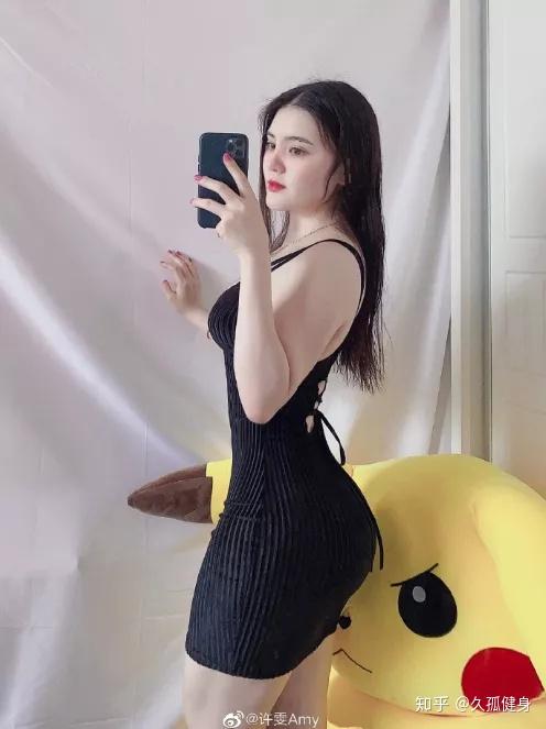 国产微胖女神:沙漏型身材 完美腰臀比,这样的身材你喜欢吗? - 知乎